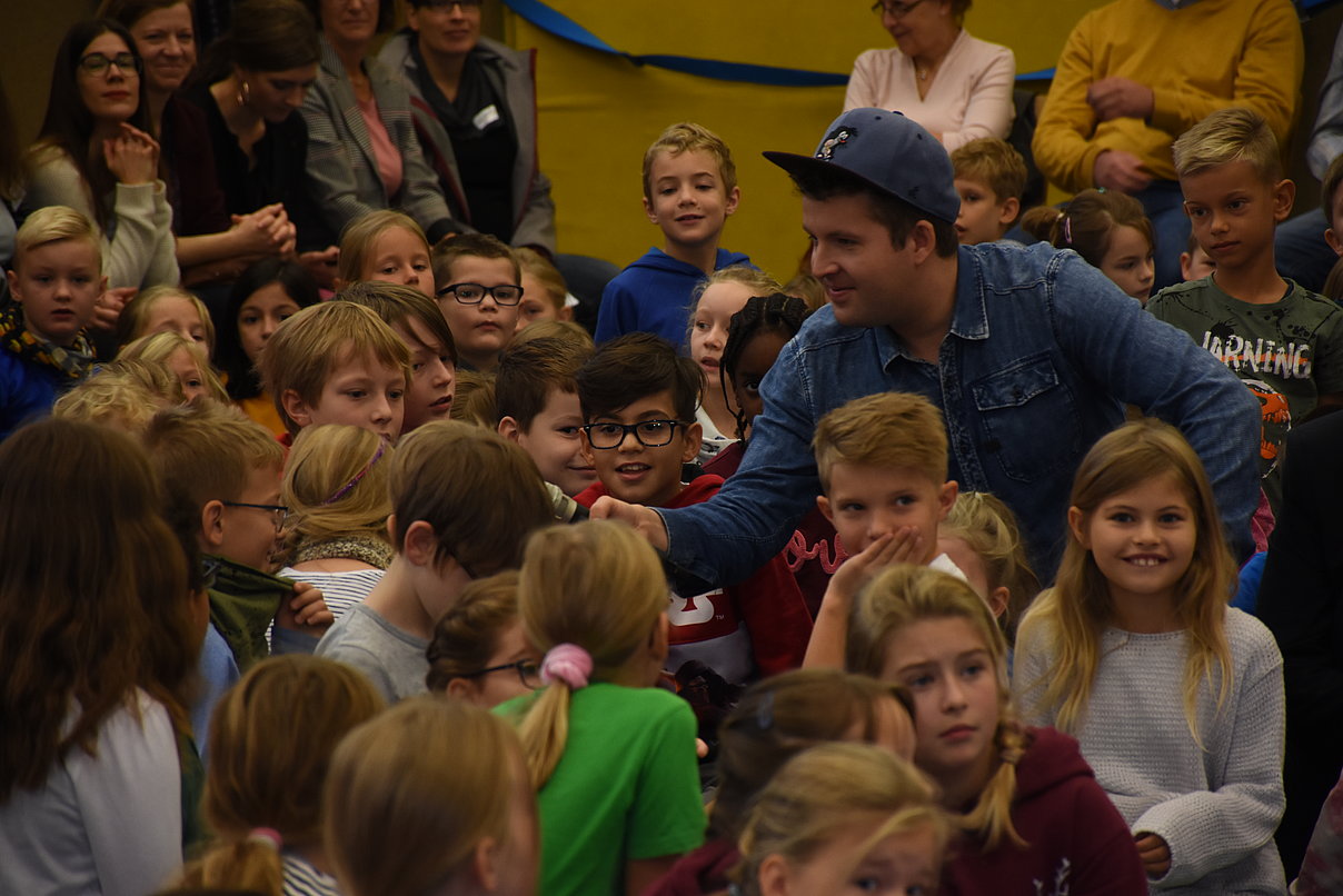 Timster Tim vom KiKA befragt die Kinder_325_217.jpg Tag der Kinderseiten 2019 - Fachtag Erfurt
