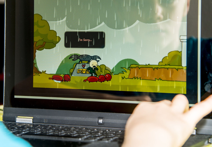 Junge_spielt_The_Visit 315x210.jpg Ethik und Games - Beispiel für den (außer-)schulischen Einsatz