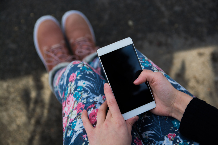 DjelicS ThinkstockPhotos-508153582 315x210.jpg Smartphone-Nutzung
